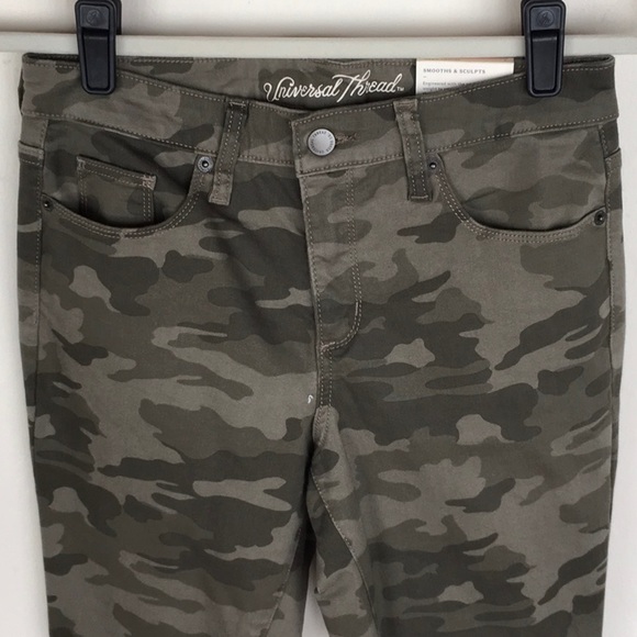 NWT Universal Threads Highrise Skinny Crop - Picture 5 of 8